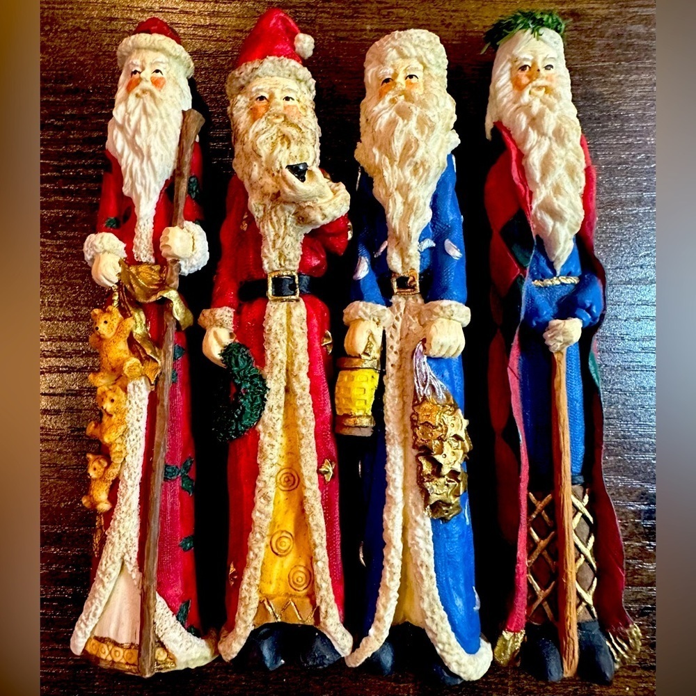 Vintage Christmas Treasures Set of 4 6” Figurines Santas 455351 In Box​​​